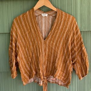 Cute tie waist escape by blu pepper top